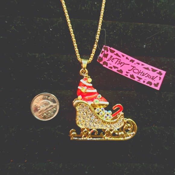 Brand new Betsey Johnson sweater length necklace - Picture 1 of 1